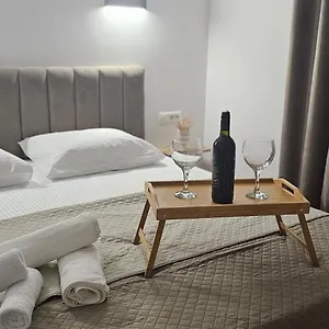 Bllok Scandi 2 Self -check-in , Tirana Albania